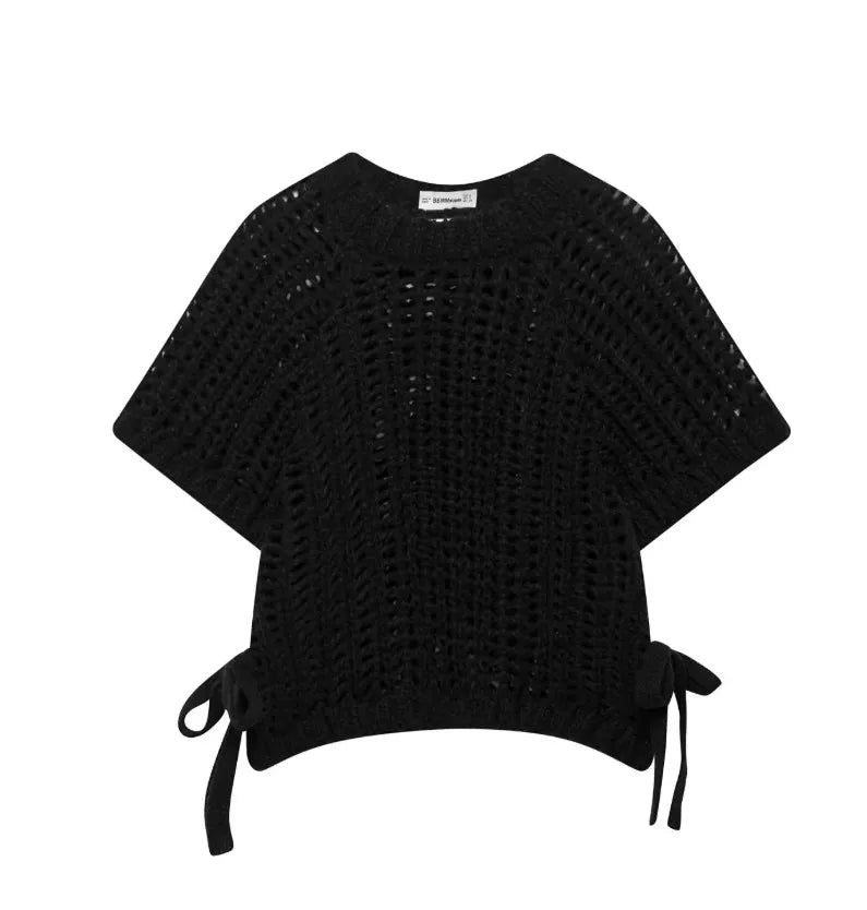 NOÉMI | Gebreide Cropped Dames Top met Strikdetails – Luchtig, Trendy & Zomers