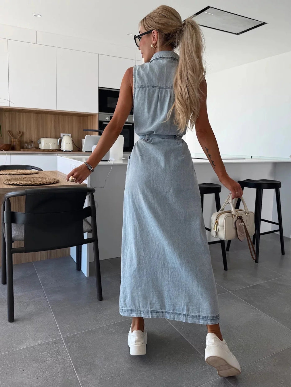 MAYA | Dames Denim Midi Jurk Zonder Mouwen – Stoer, Vrouwelijk & Perfect Voor Elke Dag