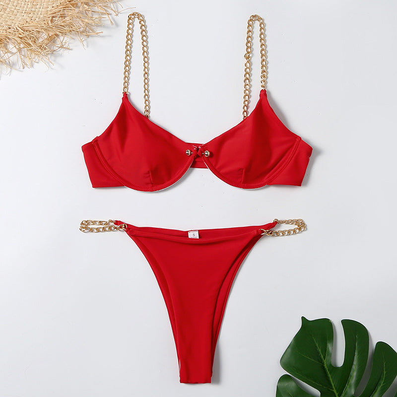POLINA | Sexy Bikini Met Gouden Kettingdetails – Verleidelijk, Luxe, Zelfverzekerd