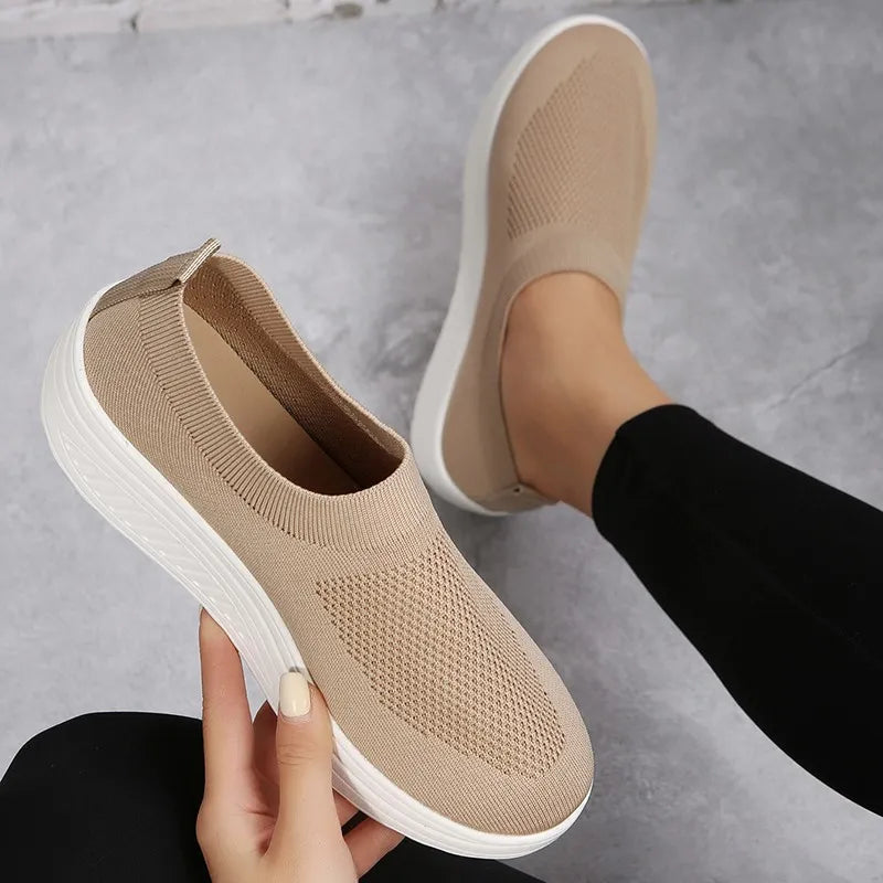 ELARA | Orthopedische Dames Slip-On Sneakers Met Luchtige Demping – Licht, Steunend & Modern!