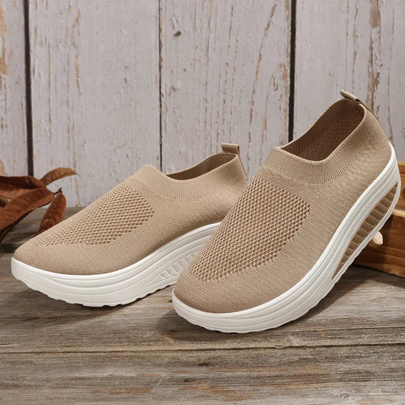 ELARA | Orthopedische Dames Slip-On Sneakers Met Luchtige Demping – Licht, Steunend & Modern!