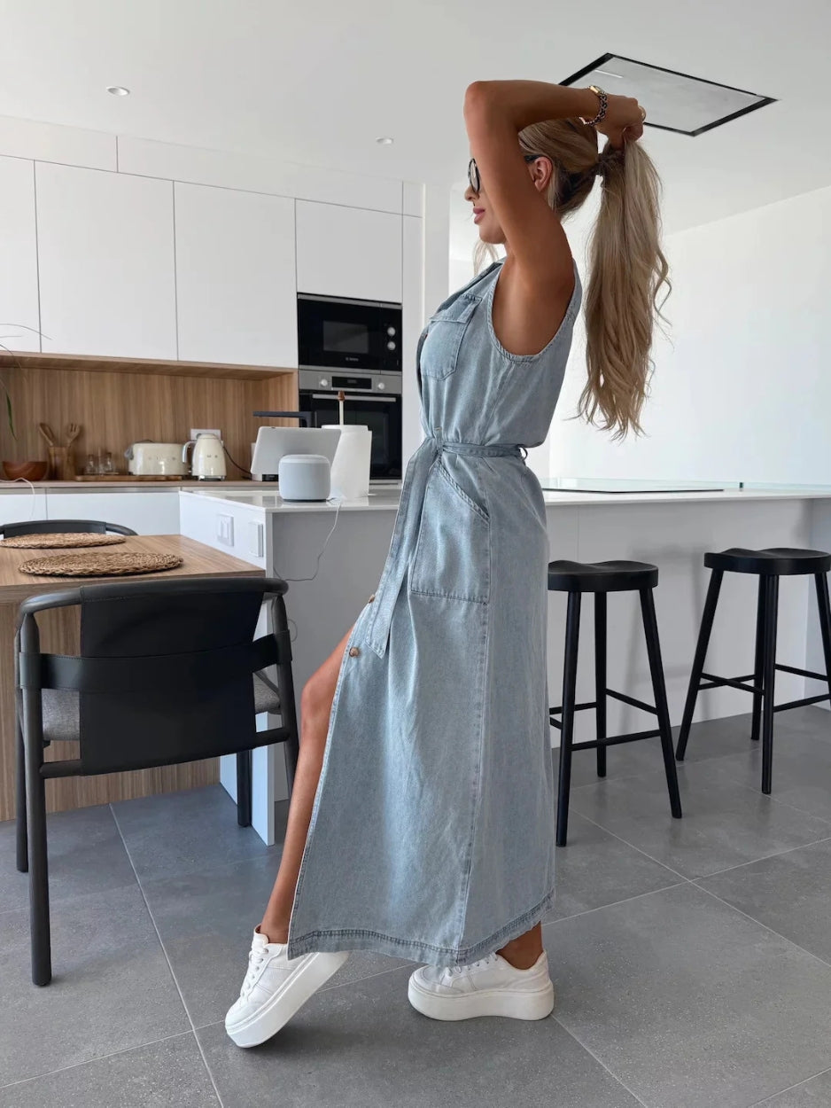 MAYA | Dames Denim Midi Jurk Zonder Mouwen – Stoer, Vrouwelijk & Perfect Voor Elke Dag