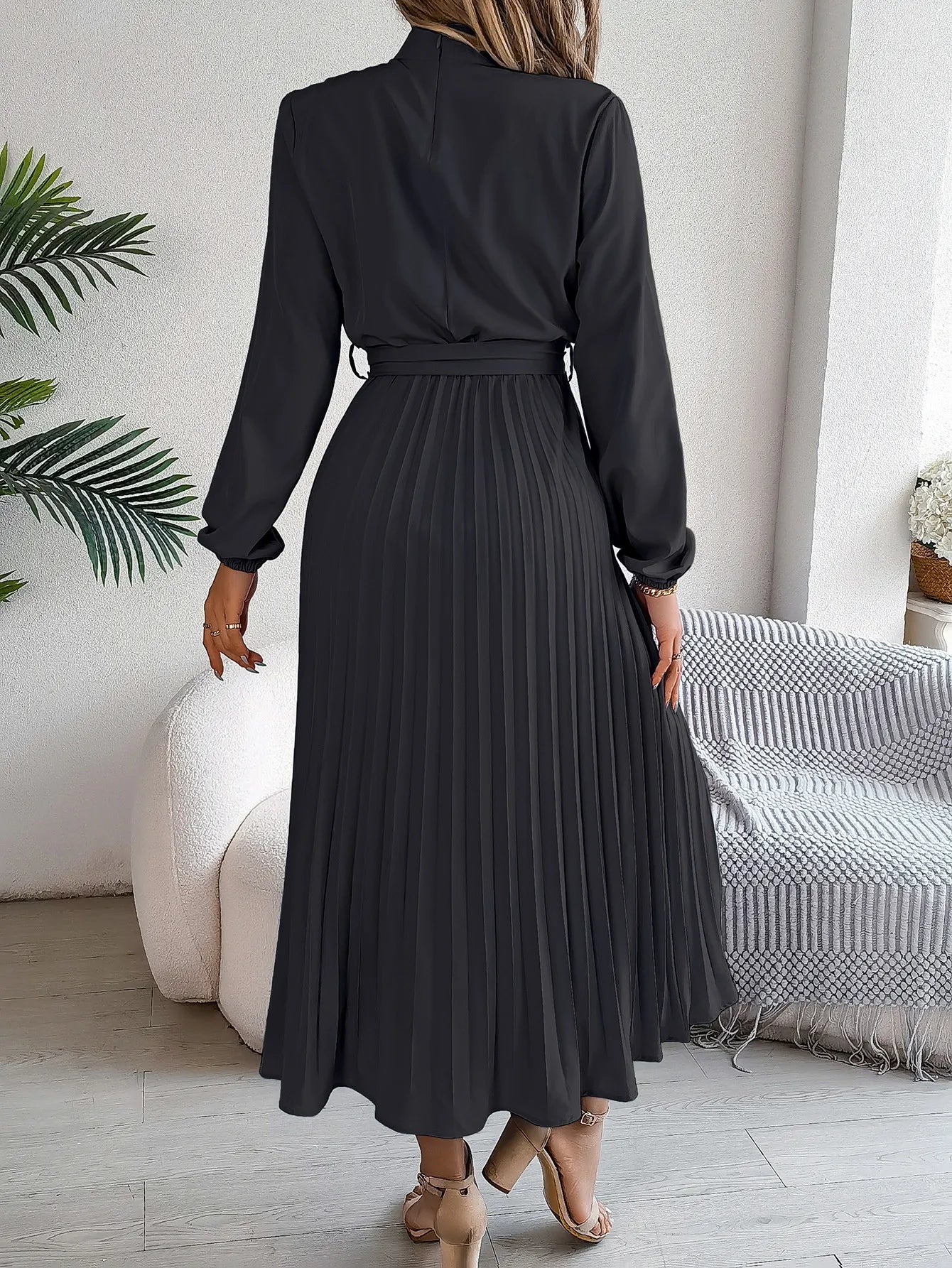 BEA | Elegante Damesjurk met Opstaande Kraag, Lange Mouwen & Geplooide Rok