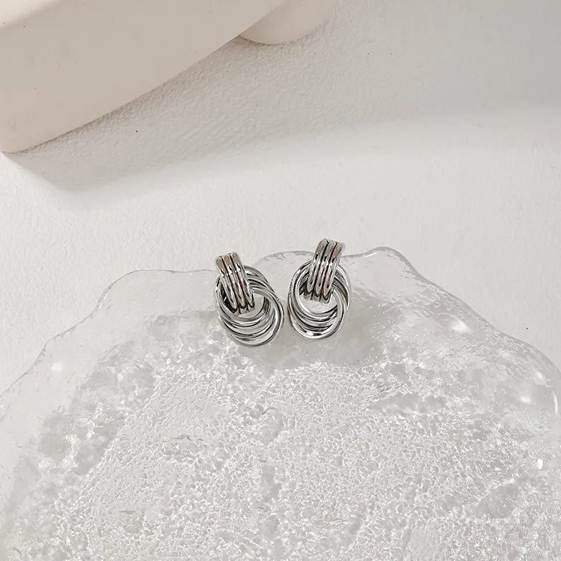 JINTEL | Gedraaide Statement Oorbellen Voor Dames In Zilver – Elegant, Modern, Lichtgewicht