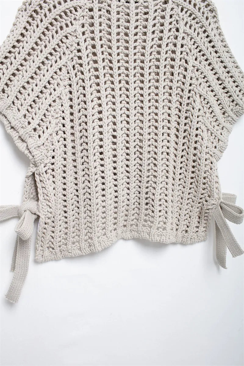 NOÉMI | Gebreide Cropped Dames Top met Strikdetails – Luchtig, Trendy & Zomers