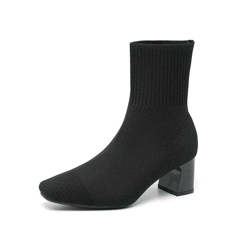 SILKE | Zwarte Enkellaarsjes Voor Dames Met Hak En Comfort+ Zool – Elegant & Ondersteunend