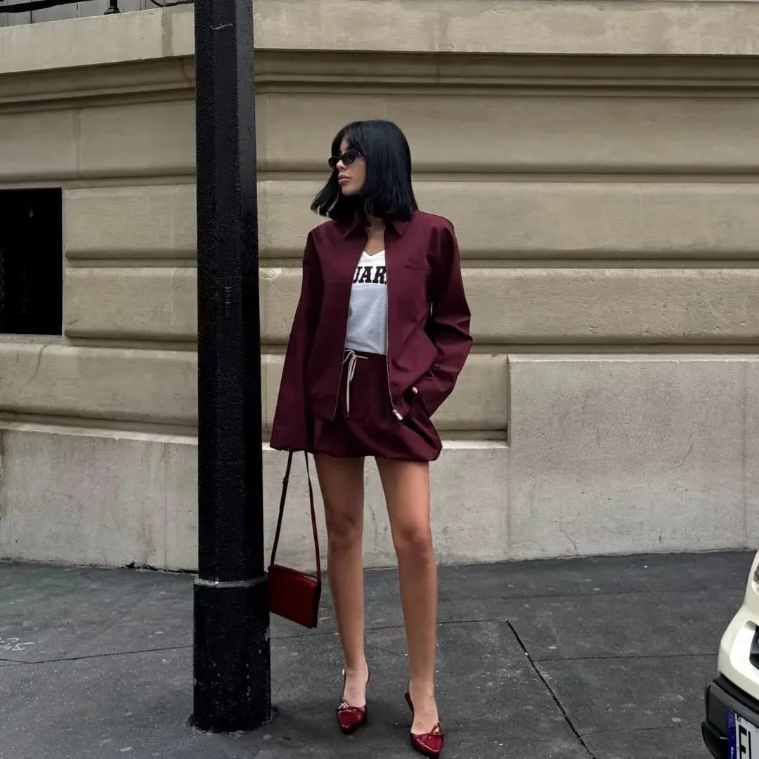 MIRELLA | Bordeaux Rode Damesjas Met Rits – Stijlvol, Modern & Perfect als Tussenjas