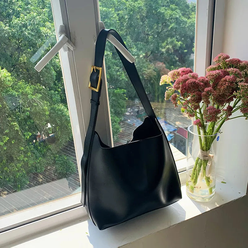 FAYE | Minimalistische Leren Schoudertas – Elegant, Tijdloos & Perfect Voor Elke Dag