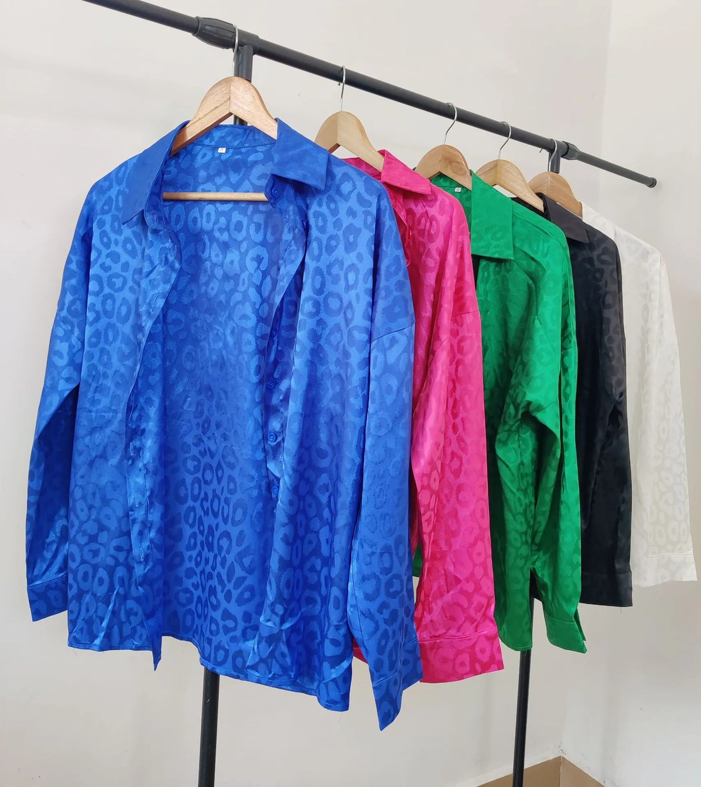 NAOMI | Satijnen Zomer SetVoor Dames met Luipaardprint – Chic, Comfortabel & Moeiteloos Elegant