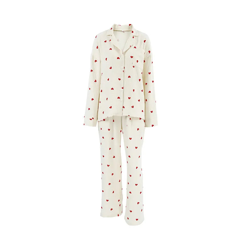 Dames witte pyjama set – rode hartprint | Speels, zacht & onweerstaanbaar charmant