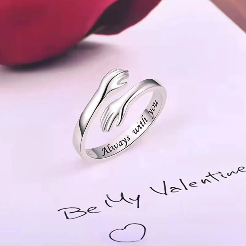 HUG RING | Sterling Zilveren Knuffelring met Diepe Betekenis – Draagbare Liefde en Genezing