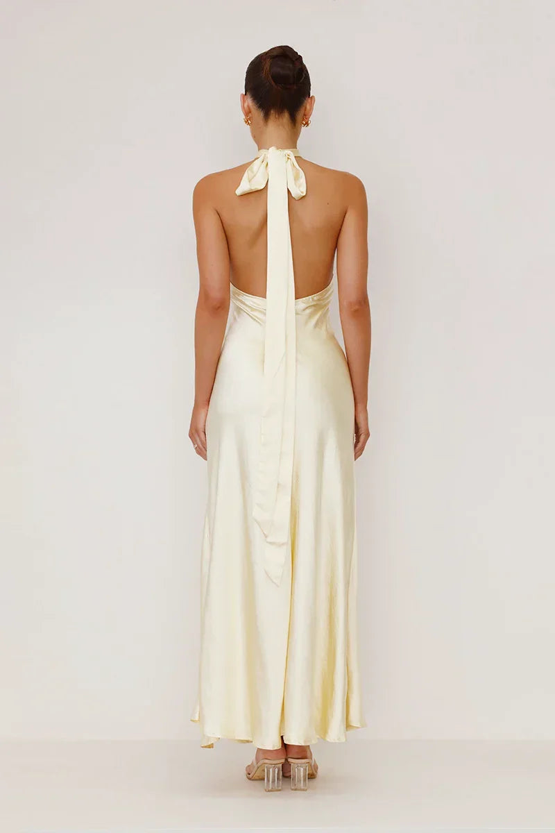 AMALIA | Elegante Gele Maxi Jurk met Halternek Voor Dames en Cut-Out Detail