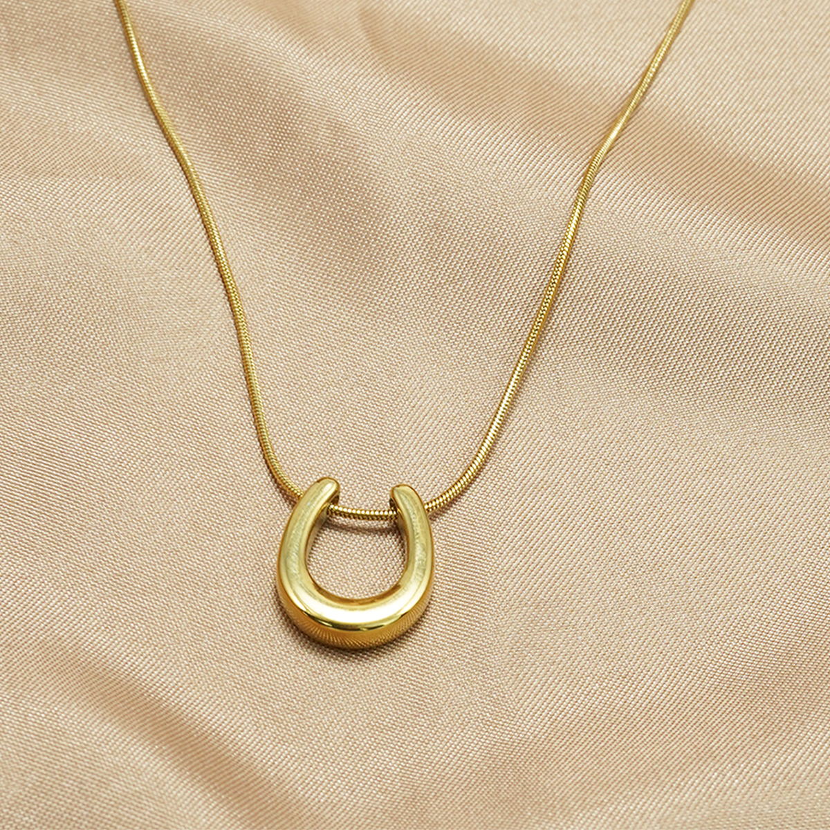 AALTJE | Lucky Hoefijzer Ketting Voor Dames Goud – 18K Gold Plated, Tijdloos, Betekenisvol