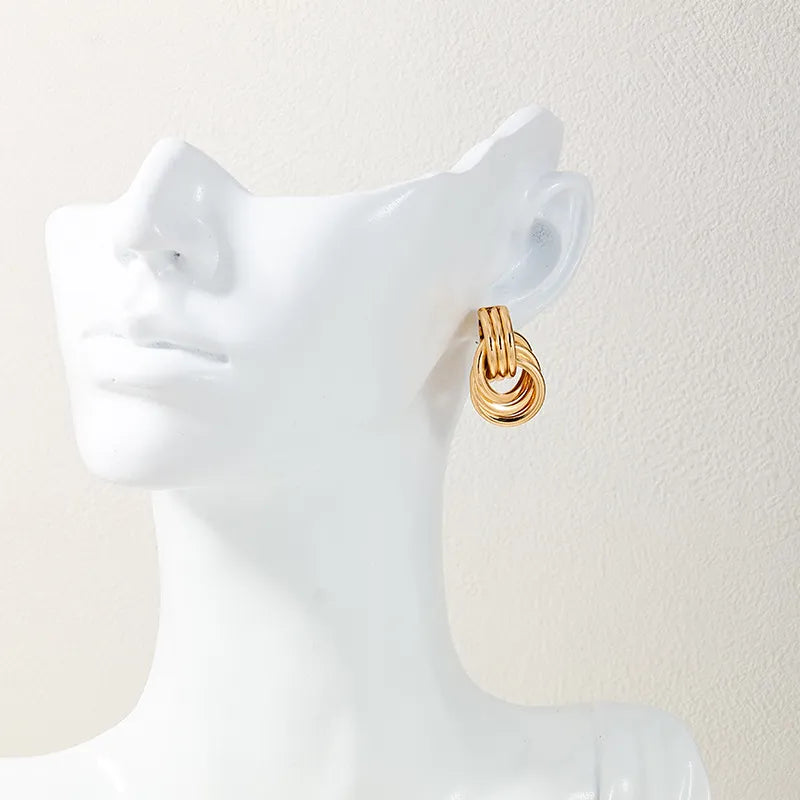 JINTEL | Gedraaide Statement Oorbellen Voor Dames In Goud – Elegant, Modern, Lichtgewicht