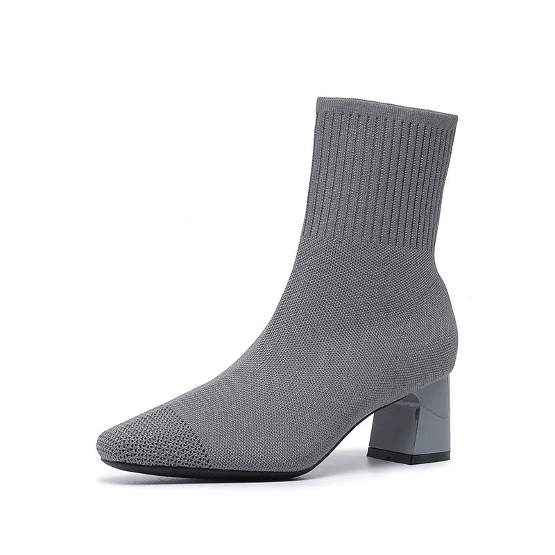 SILKE | Zwarte Enkellaarsjes Voor Dames Met Hak En Comfort+ Zool – Elegant & Ondersteunend