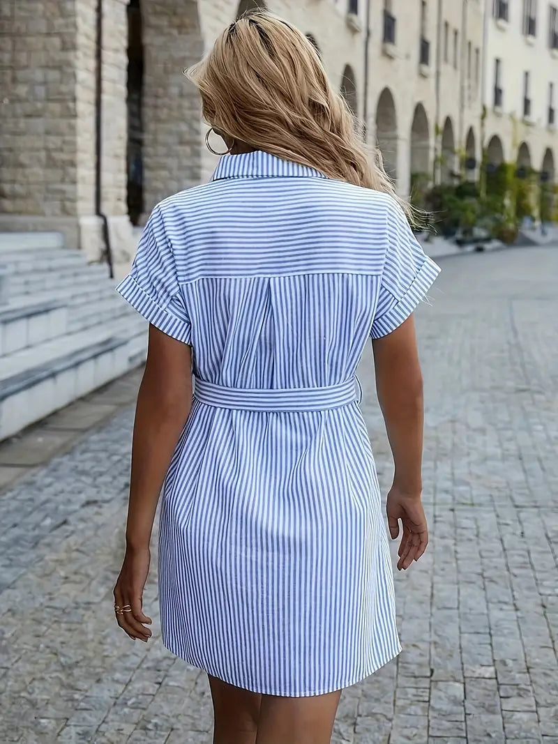 NARI | Gestreepte Zomerjurk Voor Dames met Tailleceintuur - Elegant, Luchtig & Perfect Voor De Zomerse Dagen