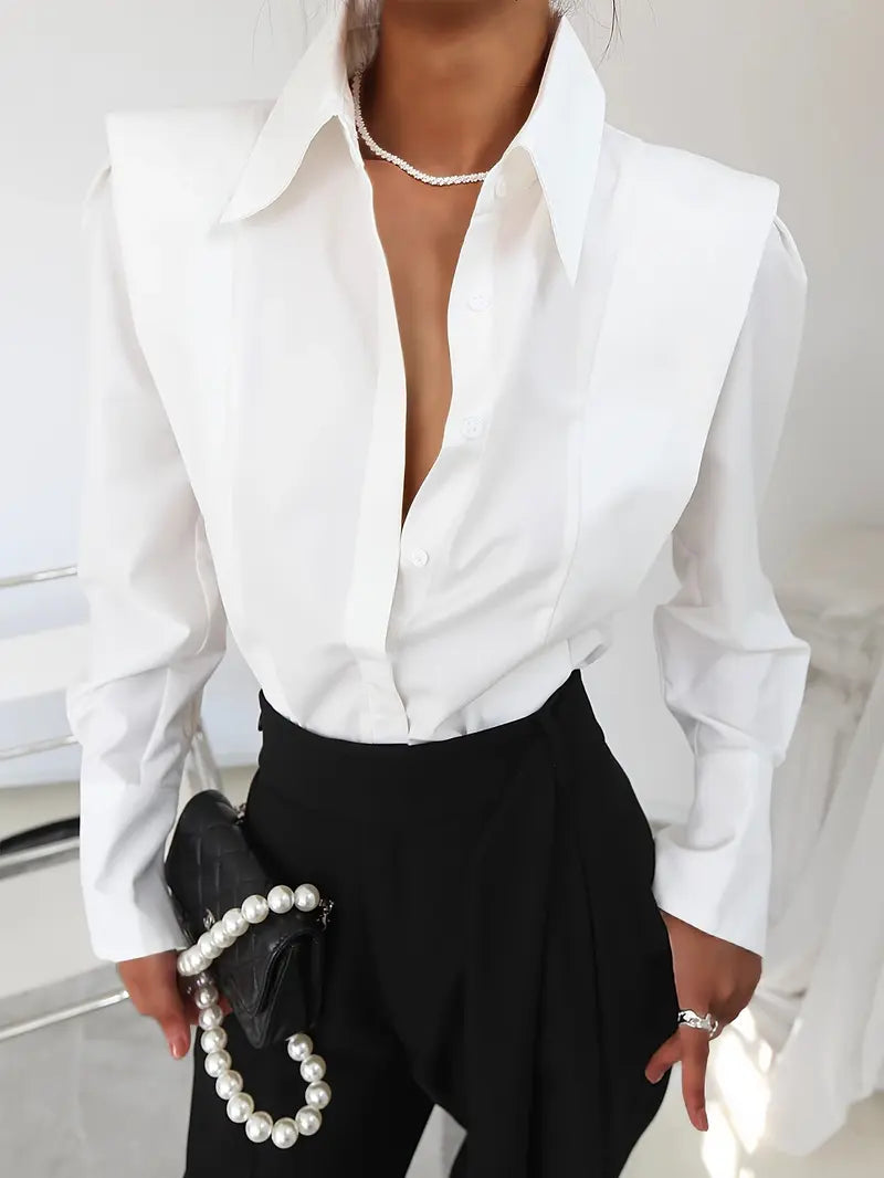 ESMÉE | Dames Blouse Met V Pasvorm & Schouderaccenten – Chic, Krachtig & Veelzijdig Voor Elke Gelegenheid