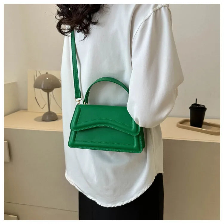 MELISSA | Luxe Strakke Leren Tas Voor Dames Met Subtiele Details & Vorm