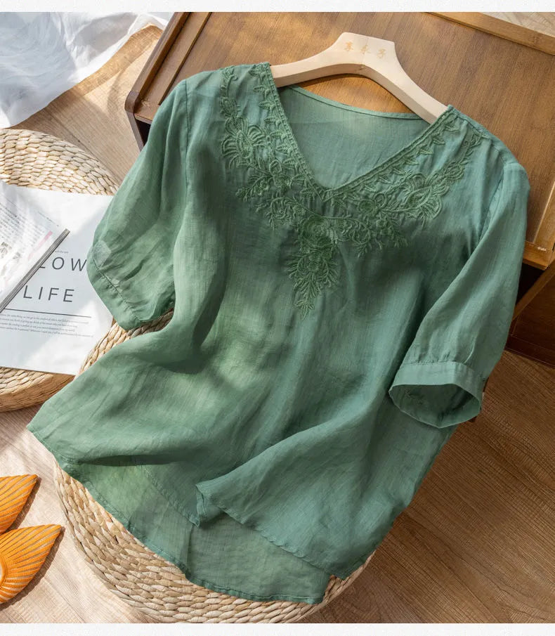 NATALIA | Geborduurde Linnen Dames Blouse met V-Hals – Luchtig, Boho & Elegant