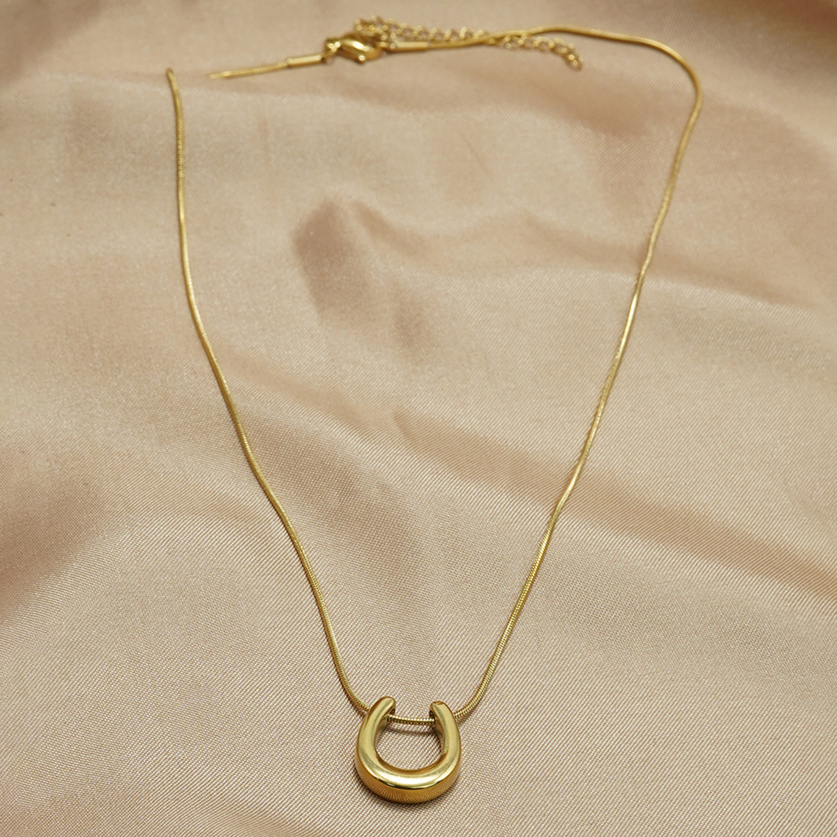 AALTJE | Lucky Hoefijzer Ketting Voor Dames Goud – 18K Gold Plated, Tijdloos, Betekenisvol