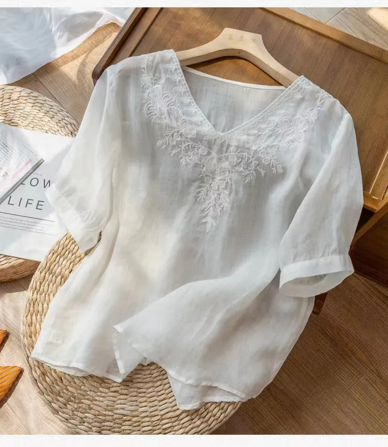 NATALIA | Geborduurde Linnen Dames Blouse met V-Hals – Luchtig, Boho & Elegant