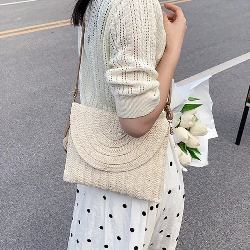 LANA | Gevlochten Stro Clutch Voor Dames Met Crossbody Strap - Zomers & Perfect voor Vakantie