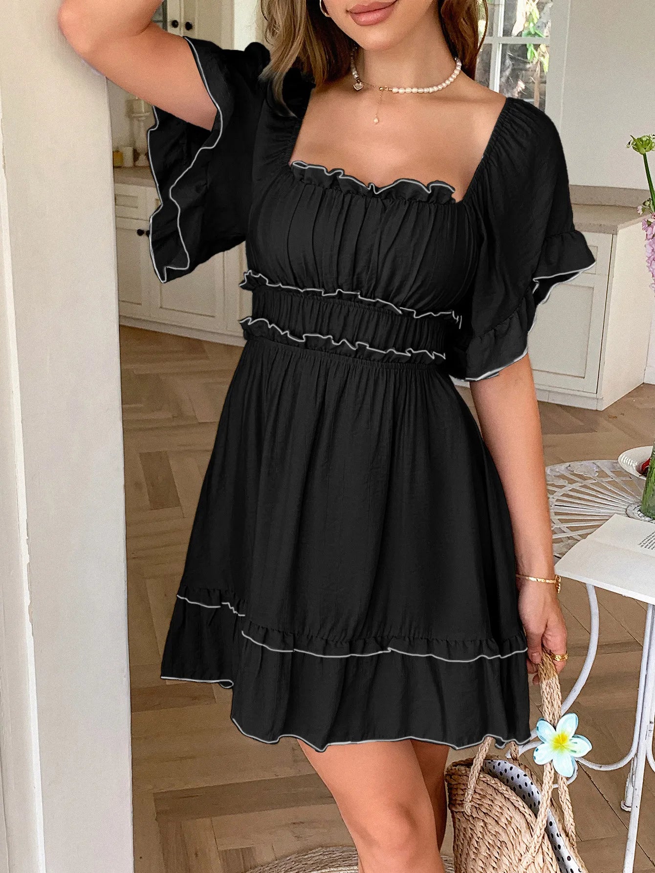 ROSALIE | Mini Jurk Met Ruches, Smock Taille & Korte Mouw – Speels, Flatterend & Zomers Licht