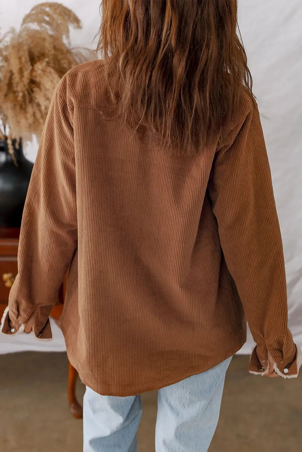 LIORA | Gevoerd Corduroy Dames Jas Bruin – Stoer, Zacht & Perfect Voor Tussen Seizoenen