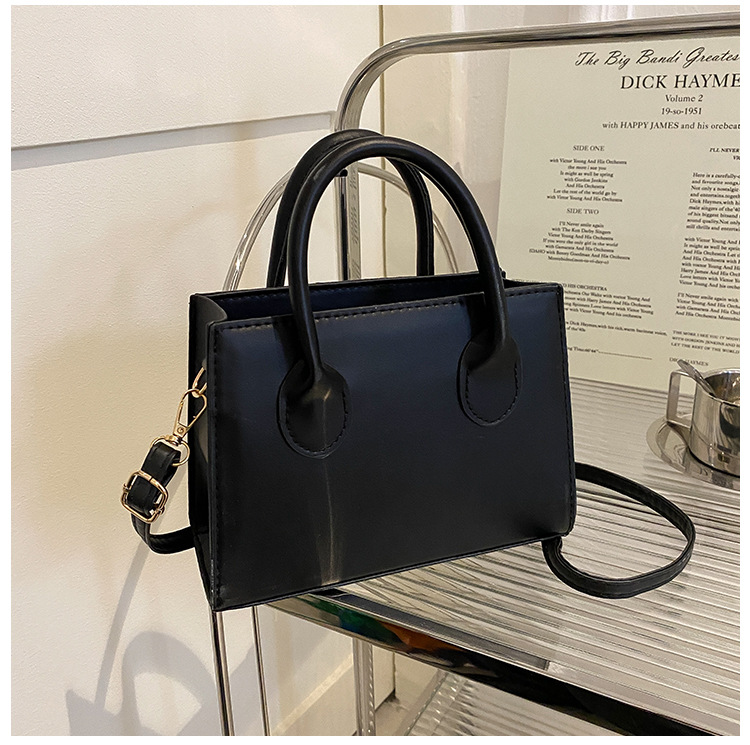 NOOR | Compacte Strakke Dames Tas - Elegant, Tijdloos & Modieus