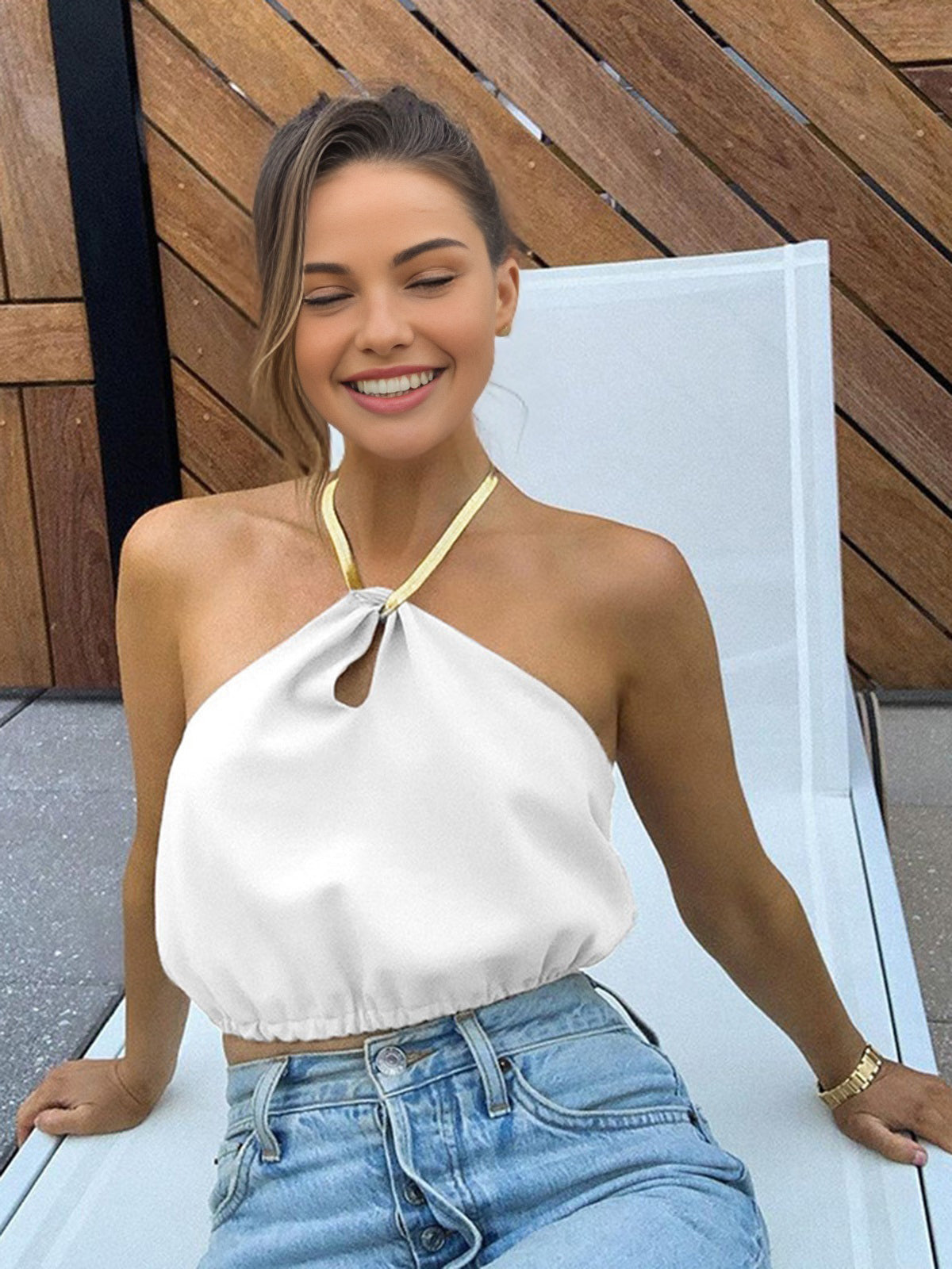 JULIA | Satijnen Halter Crop Top Met Gouden Detail Voor Dames – Luchtig, Elegant, Vrouwelijk