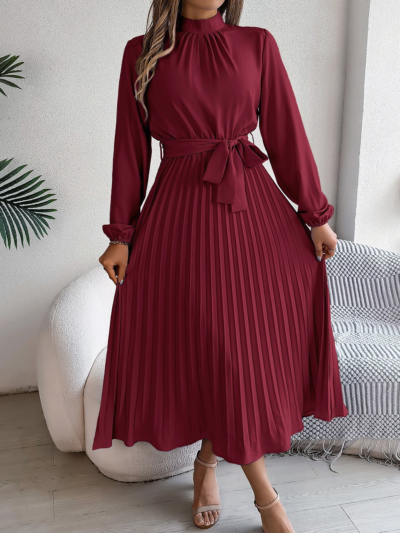 BEA | Elegante Damesjurk met Opstaande Kraag, Lange Mouwen & Geplooide Rok