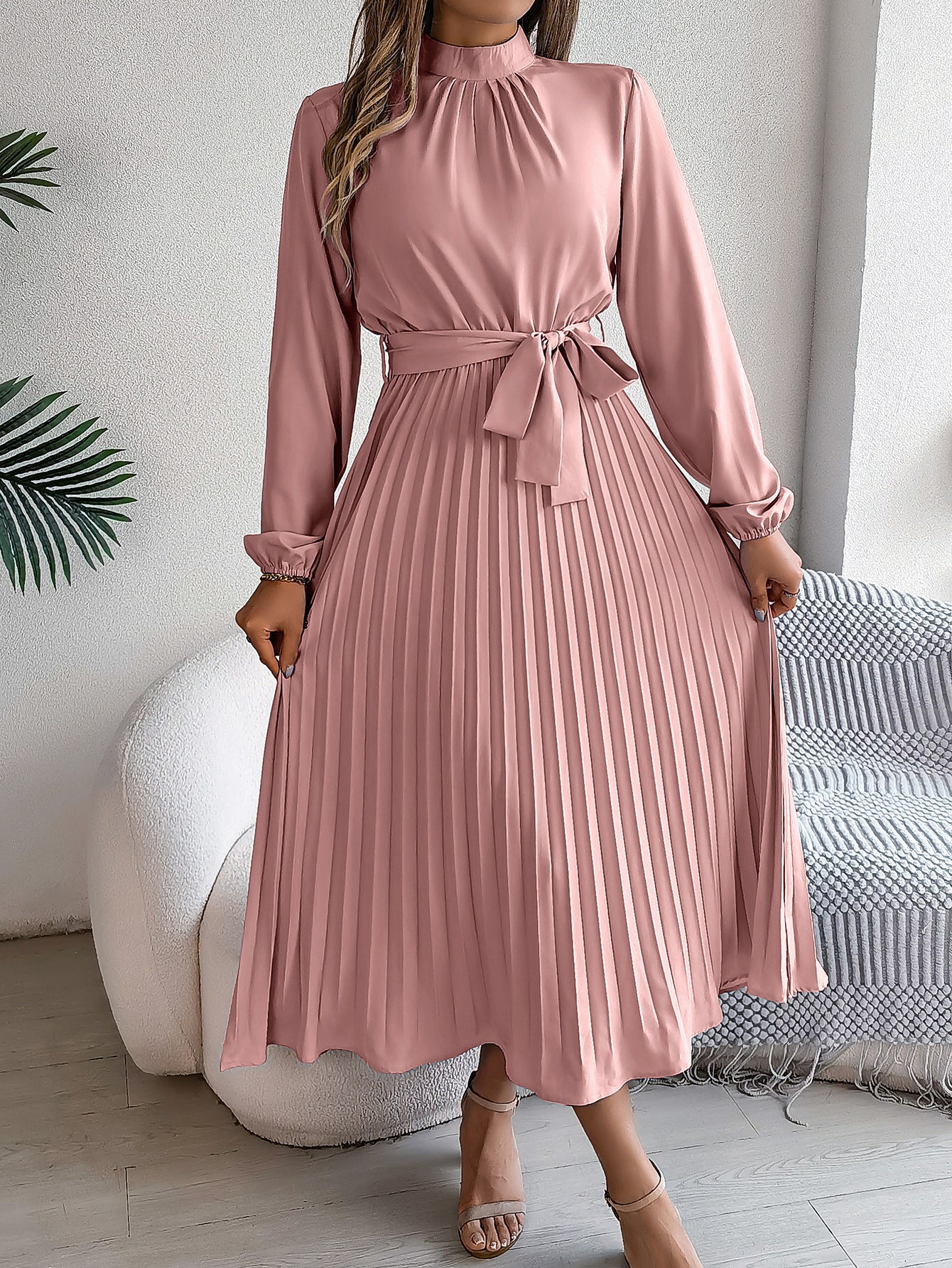 BEA | Elegante Damesjurk met Opstaande Kraag, Lange Mouwen & Geplooide Rok