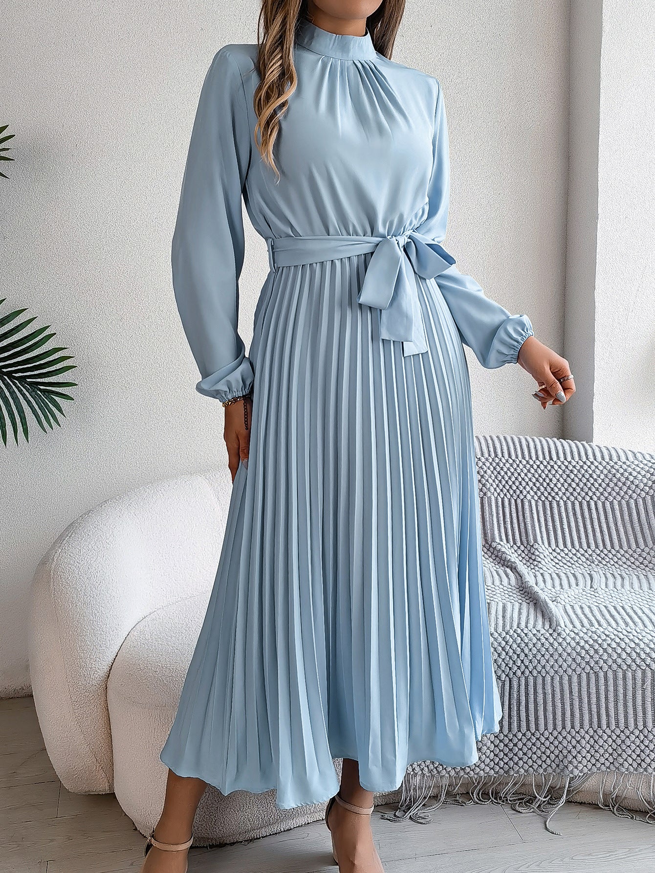 BEA | Elegante Damesjurk met Opstaande Kraag, Lange Mouwen & Geplooide Rok