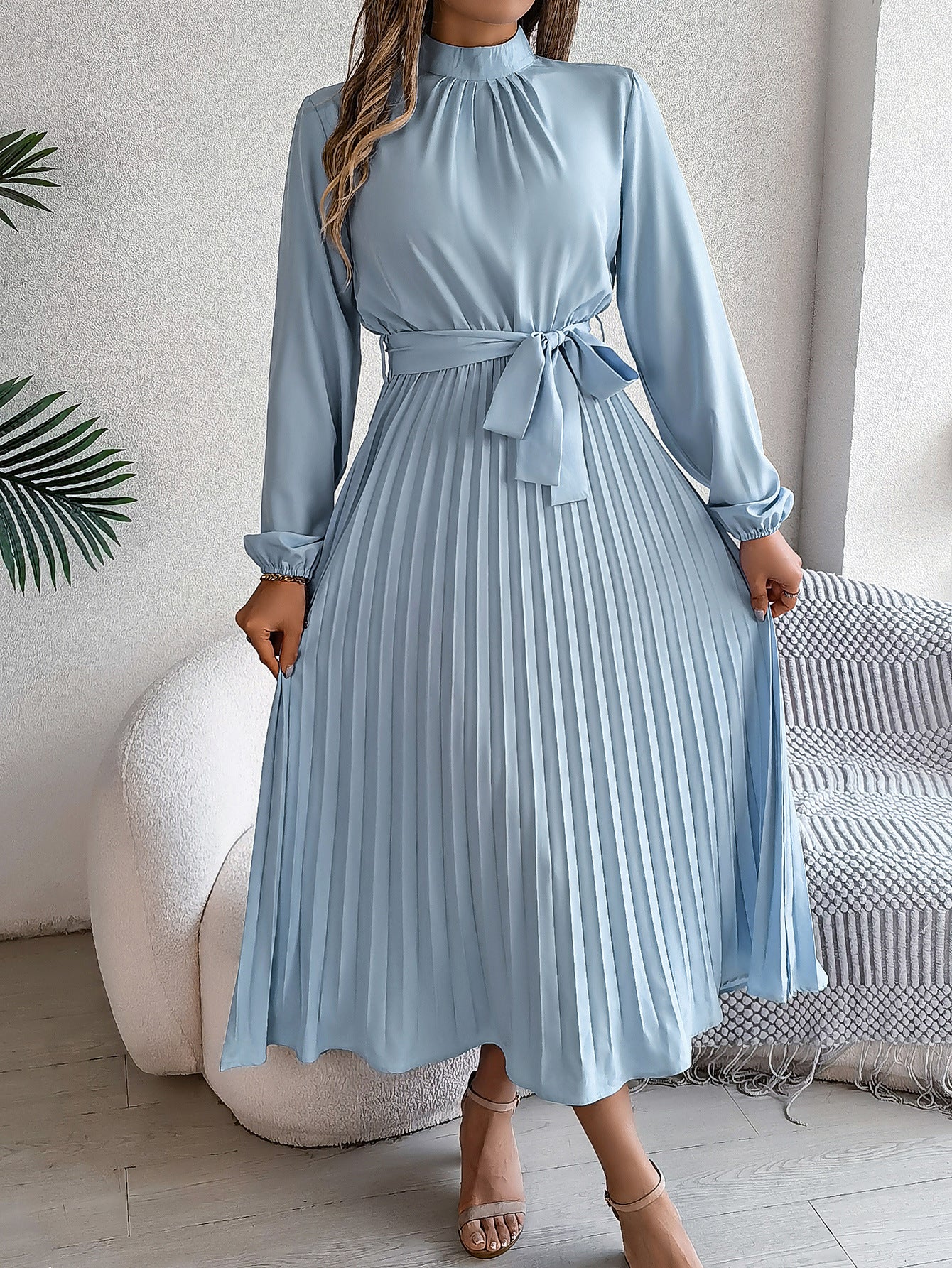 BEA | Elegante Damesjurk met Opstaande Kraag, Lange Mouwen & Geplooide Rok