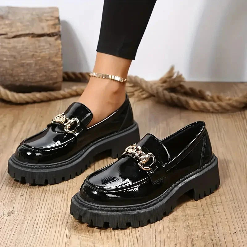 FAE | Comfortabele Zwarte Chunky Loafers Voor Dames Met Gouden Detail - Stevig & Modieus