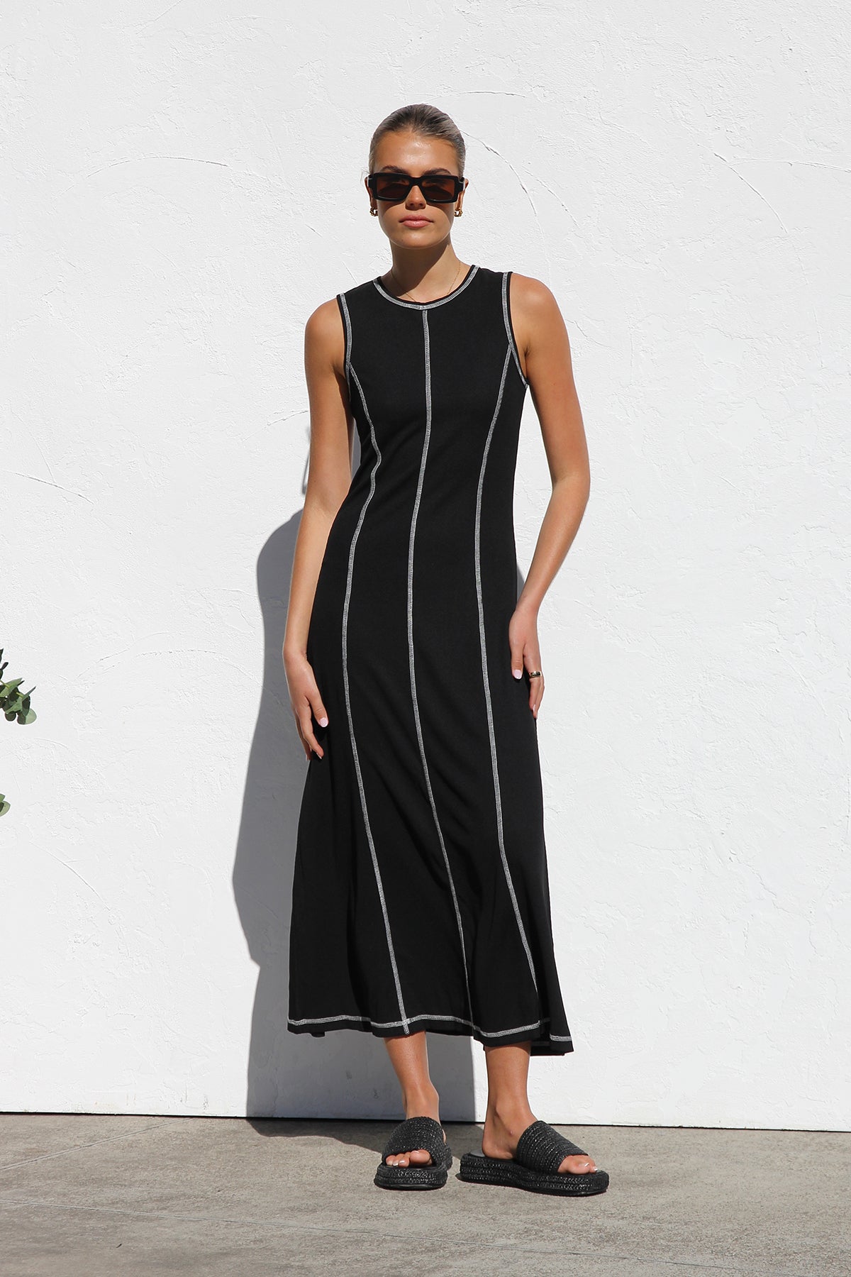 ARIANA | Zwarte Dames Maxi Jurk met Contrasterende Stiksels - Stijlvol, Rekbaar & Elegant