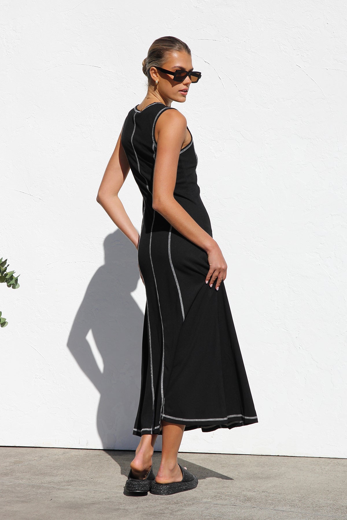 ARIANA | Zwarte Dames Maxi Jurk met Contrasterende Stiksels - Stijlvol, Rekbaar & Elegant