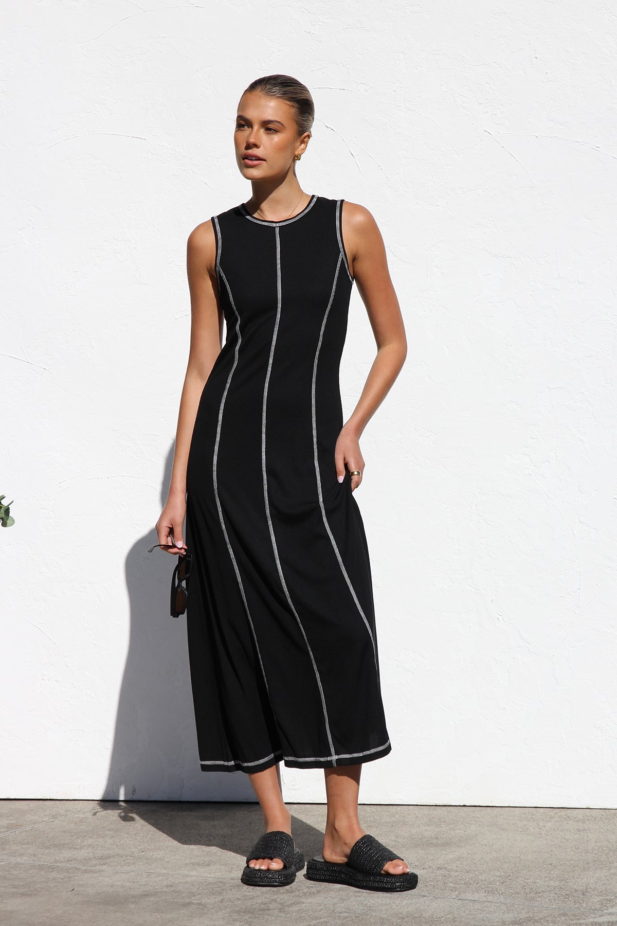 ARIANA | Zwarte Dames Maxi Jurk met Contrasterende Stiksels - Stijlvol, Rekbaar & Elegant