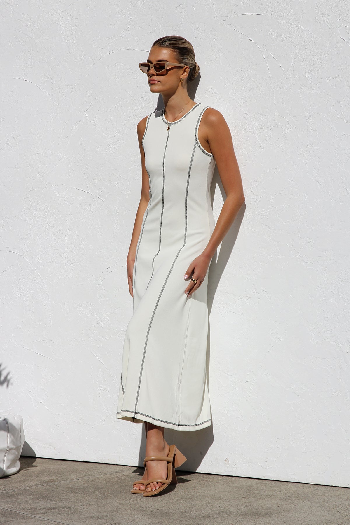 ARIANA | Witte Dames Maxi Jurk met Contrasterende Stiksels - Stijlvol, Rekbaar & Elegant