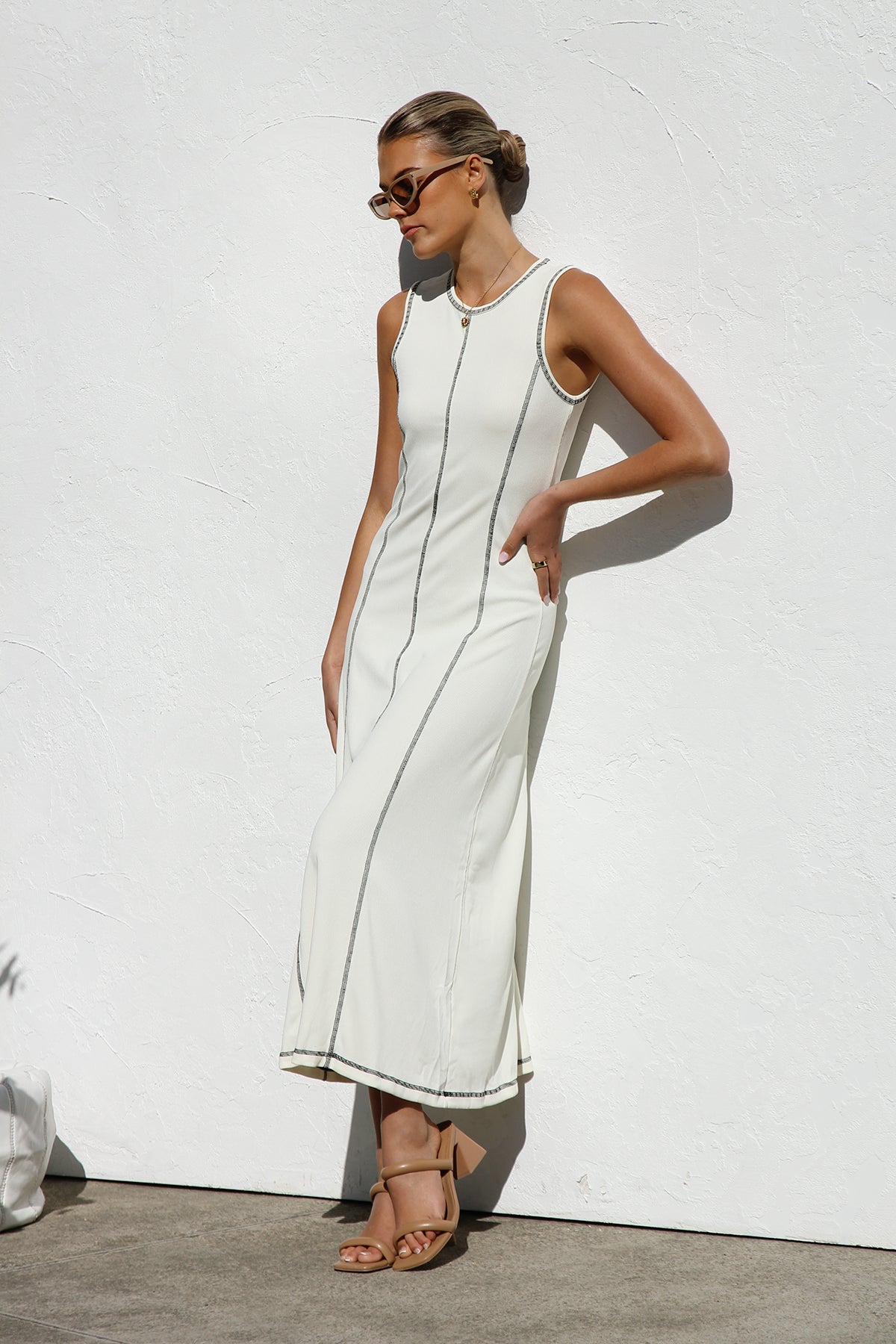 ARIANA | Witte Dames Maxi Jurk met Contrasterende Stiksels - Stijlvol, Rekbaar & Elegant