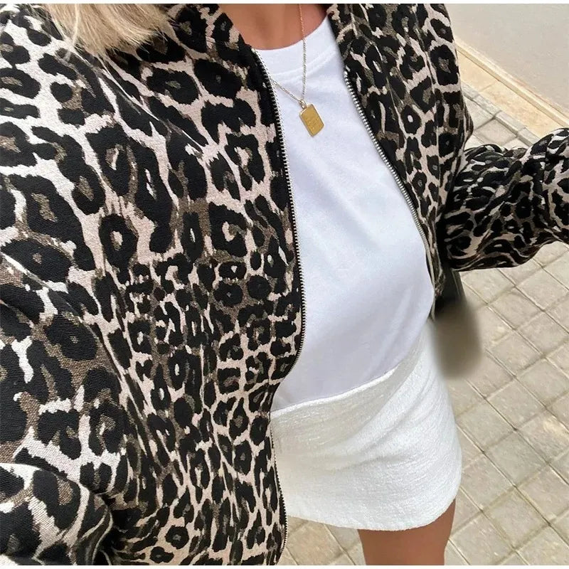 JINORA | Luipaard Print BomberJas Voor Dames - Gedurfd & Elegant