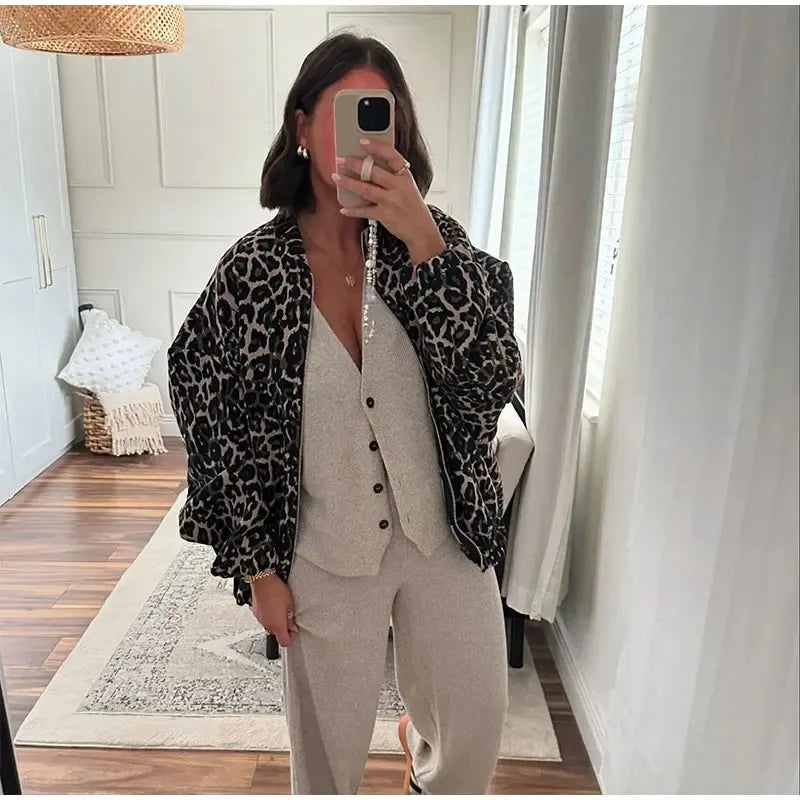 JINORA | Luipaard Print BomberJas Voor Dames - Gedurfd & Elegant
