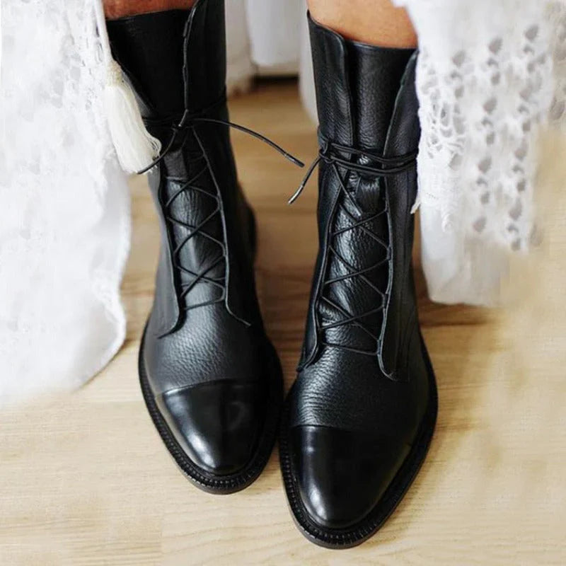 PIA | Tijdloze Zwarte Veterlaars Voor Dames Met Glanzende Neus - Elegant & Comfortabel