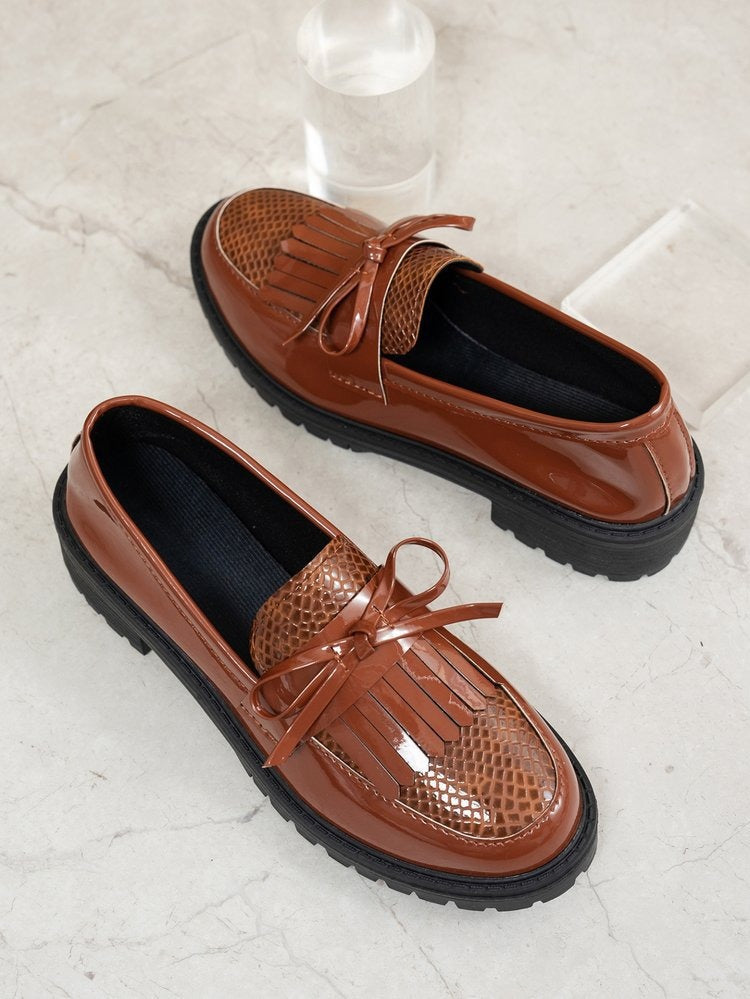 NOUS | Stijlvolle Glanzende Loafer Voor Dames Met Stevige Zool & Neus Design - Stevig, Modieus & Comfortabel
