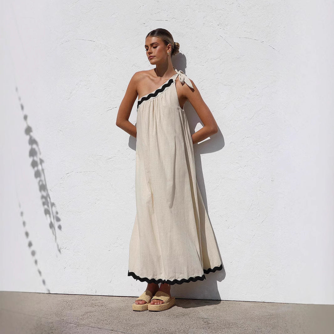 MILA | One Shoulder Maxi Jurk Voor Dames met Zwarte Kartel Randjes – Relaxed, Elegant & Luchtig