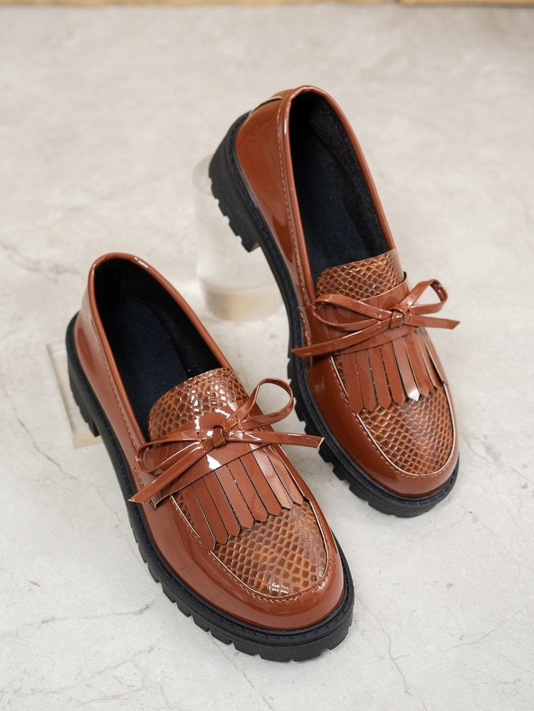 NOUS | Stijlvolle Glanzende Loafer Voor Dames Met Stevige Zool & Neus Design - Stevig, Modieus & Comfortabel