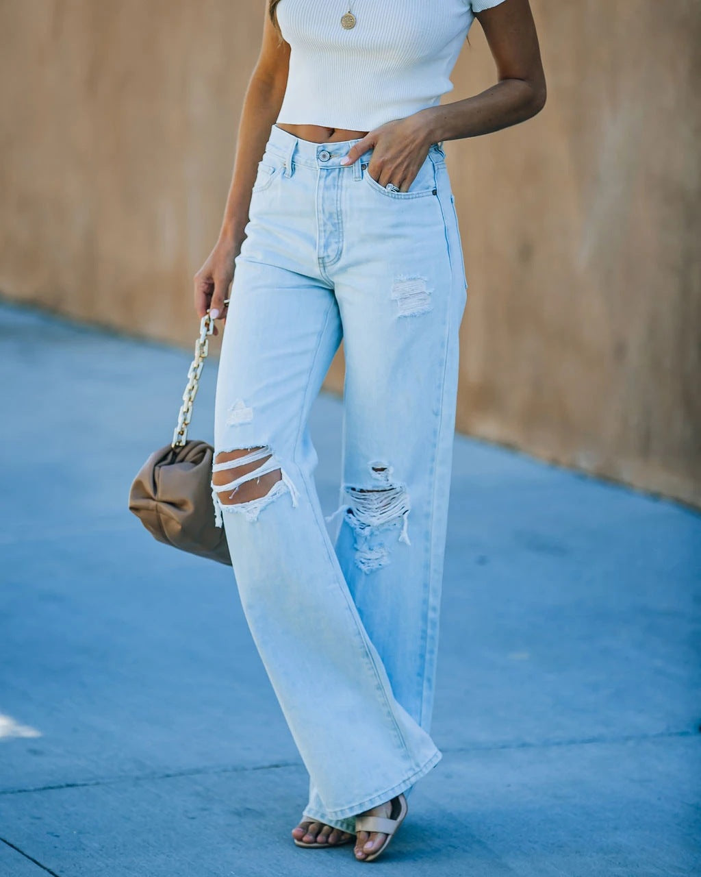 YARA | Licht Blauwe Dames Jeans Met Gescheurde Details - Stoer, Comfortabel & Stijlvol