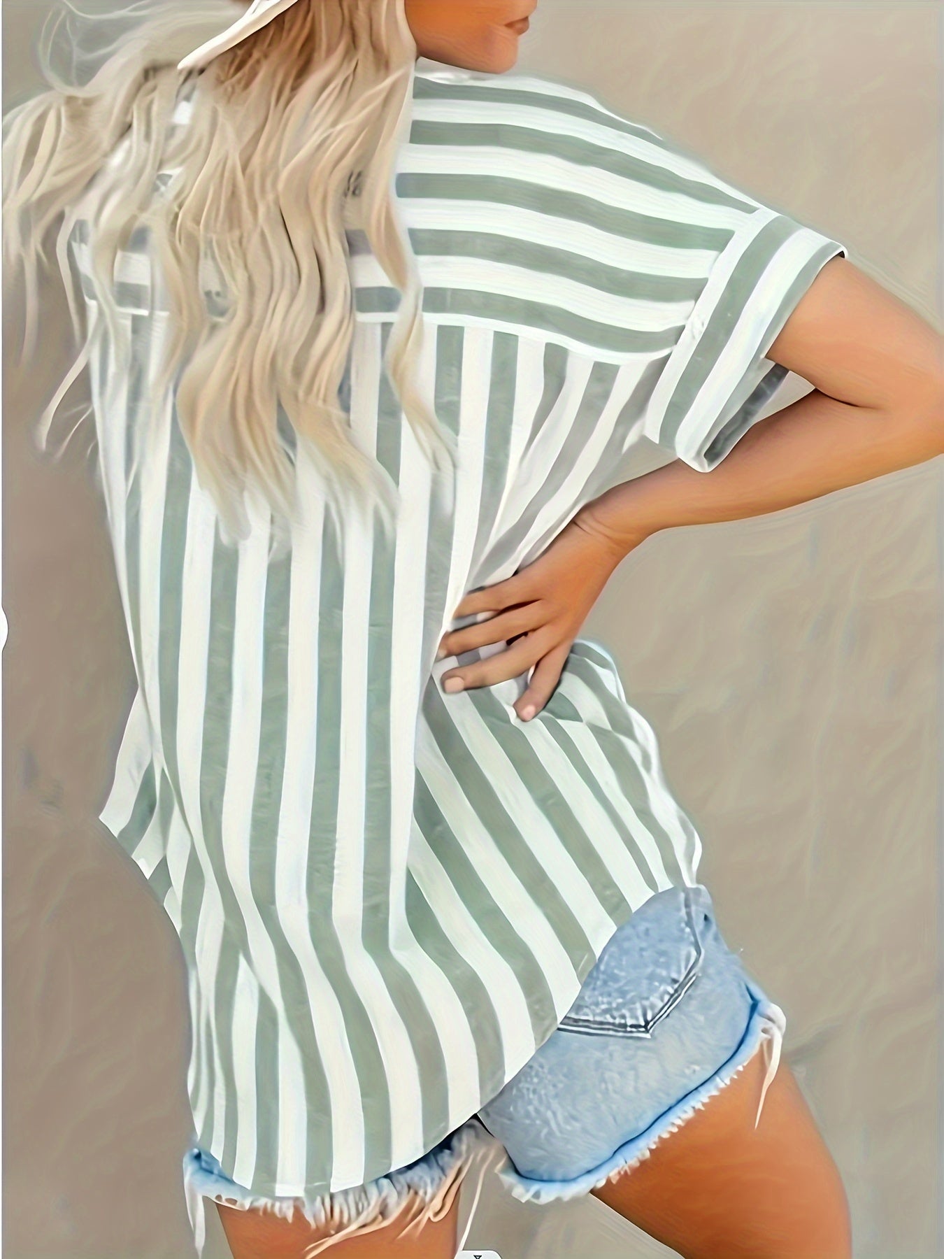 FREJA | Zomerse Damesblouse met Verticale Strepen en Kraag