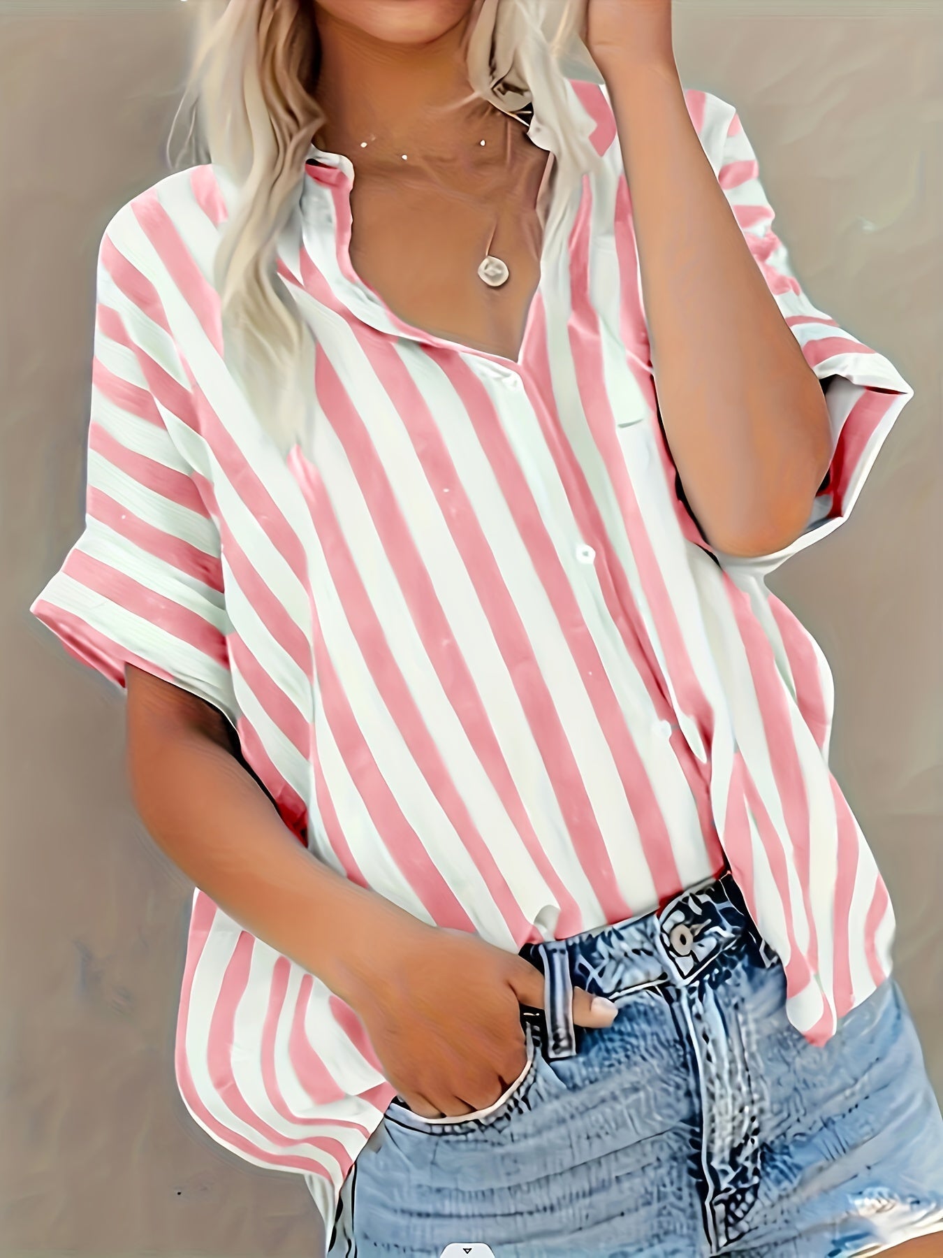 FREJA | Zomerse Damesblouse met Verticale Strepen en Kraag