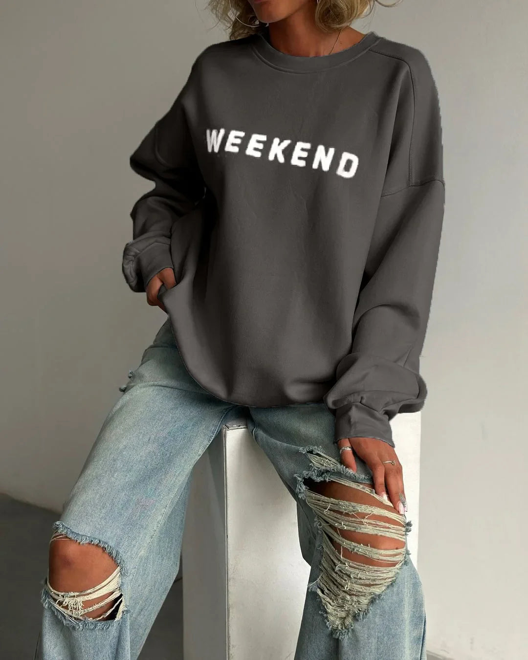 LINA | Oversized Dames Sweater Met “WEEKEND” Print – Casual, Comfortabel & Ideaal Voor Relaxmomenten